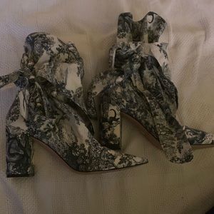 Runway  Dior wrap around boots